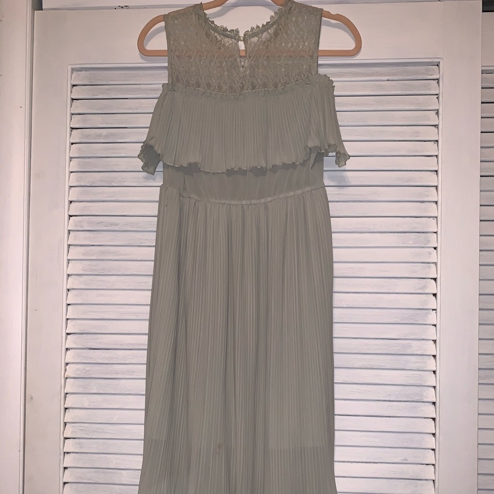 ✨Pleated Midi Dress✨